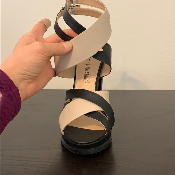 Black & Nude Strappy Sandals NWOB - Picture 2 of 5